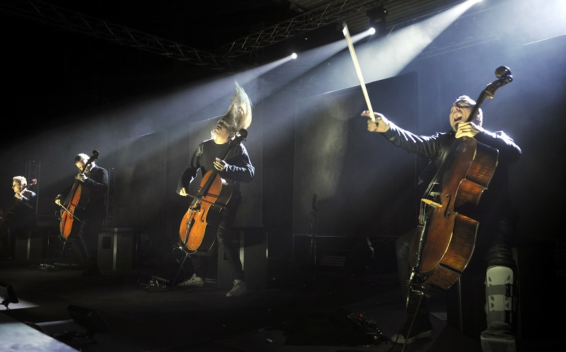 „Металика“ на четири чела